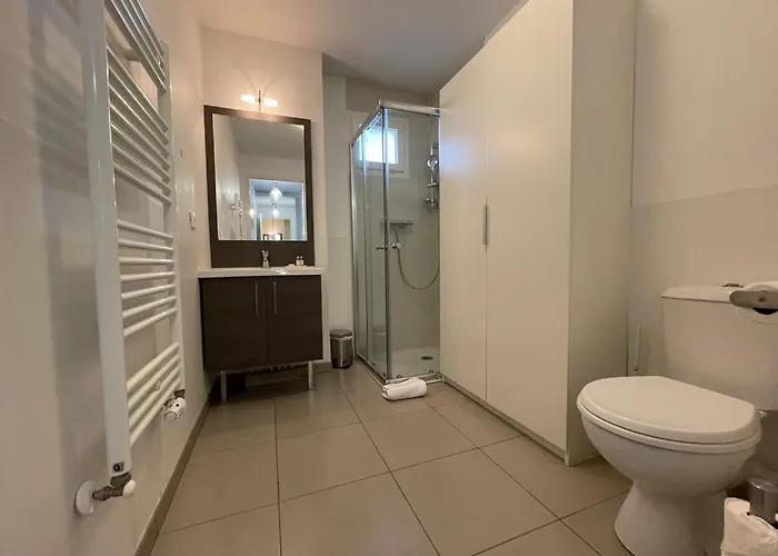 Harmonieusement Amenage Avec Parking Et Terrasse Vers La Cite Du Vin アパート *